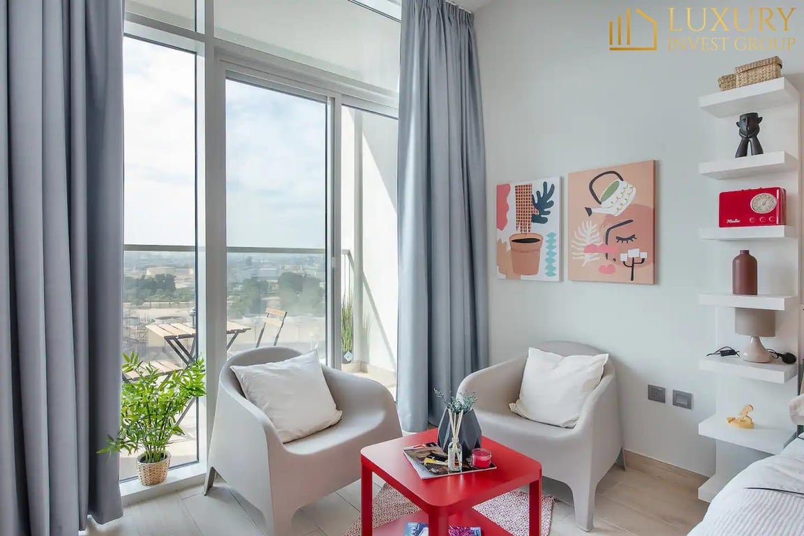 Exclusive | Fully Furnished | Mid Floor