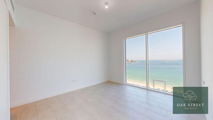LUXURY BUILDING | SEA VIEWS | AVAILABLE NOW