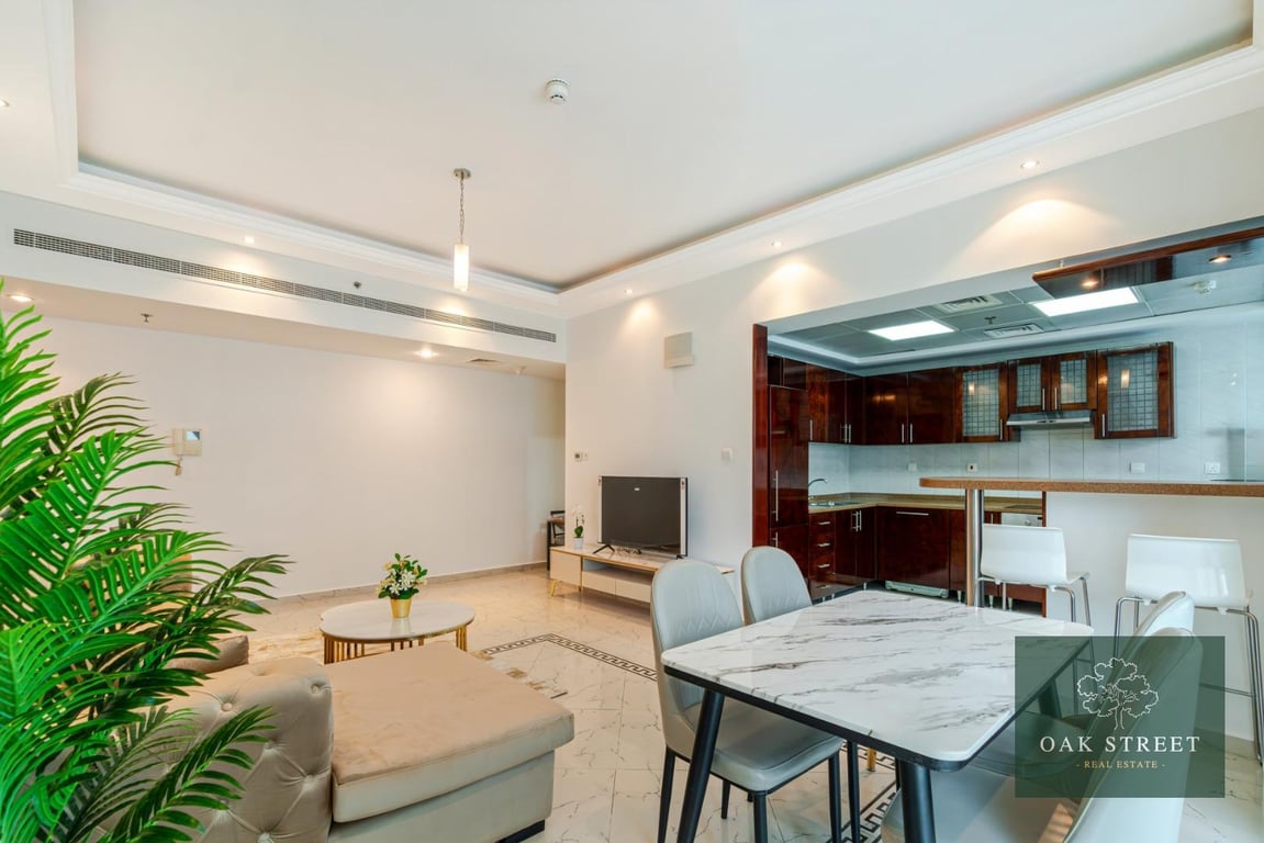 Bright Apartment | Modern & Ample | Vacant