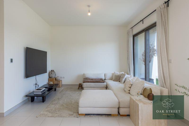 Vacant 4 Bed Brand New Single Row Oak Street Real Estate