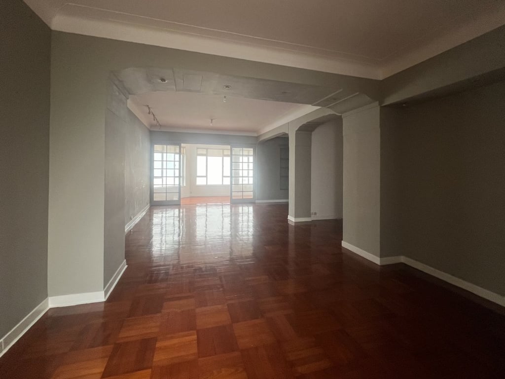 https://img.propertyraptor.com/cdn-cgi/imagedelivery/KD5bF_AFL0JDTbKLWF7z9g/ap8/ap8_001/hornet/prp/img/000ae869c68c92a55ed60e123c206a15.jpg/public