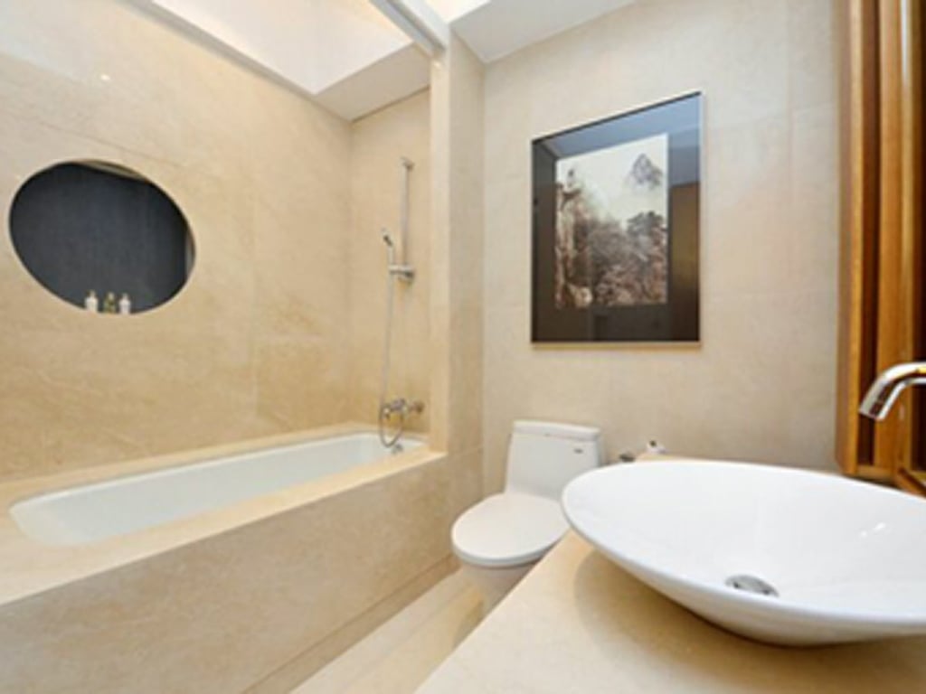 https://img.propertyraptor.com/cdn-cgi/imagedelivery/KD5bF_AFL0JDTbKLWF7z9g/ap8/ap8_001/hornet/prp/img/0013287f2064143a372686b01f4f4688.jpg/public