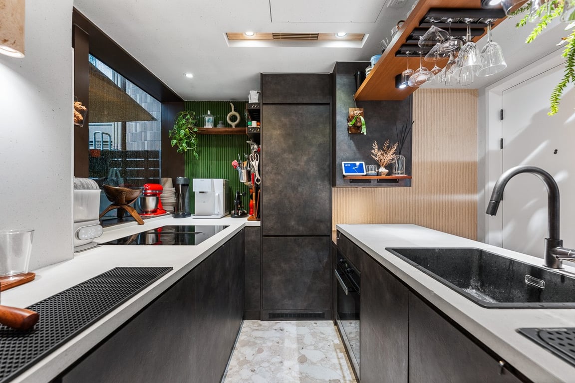 https://img.propertyraptor.com/cdn-cgi/imagedelivery/KD5bF_AFL0JDTbKLWF7z9g/ap8/ap8_001/hornet/prp/img/00ae9a875fd6d5be2c4d17a9d906b9fb-wtm.jpg/public