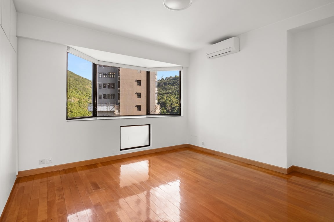 https://img.propertyraptor.com/cdn-cgi/imagedelivery/KD5bF_AFL0JDTbKLWF7z9g/ap8/ap8_001/hornet/prp/img/00c22763f077f9fd9470ef8f01c41d08-wtm.jpg/public