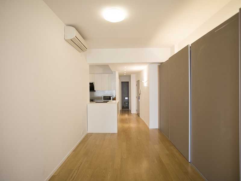 https://img.propertyraptor.com/cdn-cgi/imagedelivery/KD5bF_AFL0JDTbKLWF7z9g/ap8/ap8_001/hornet/prp/img/00de2c3c666c45ec27c7162ddfbadd86.jpg/public