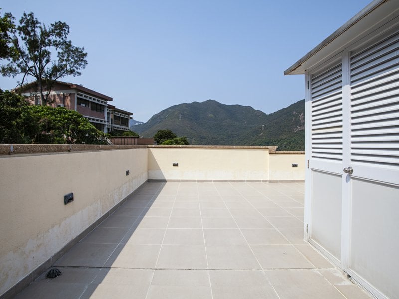 https://img.propertyraptor.com/cdn-cgi/imagedelivery/KD5bF_AFL0JDTbKLWF7z9g/ap8/ap8_001/hornet/prp/img/00f7593b208fb6d3ff92d5bbce8d2988.jpg/public