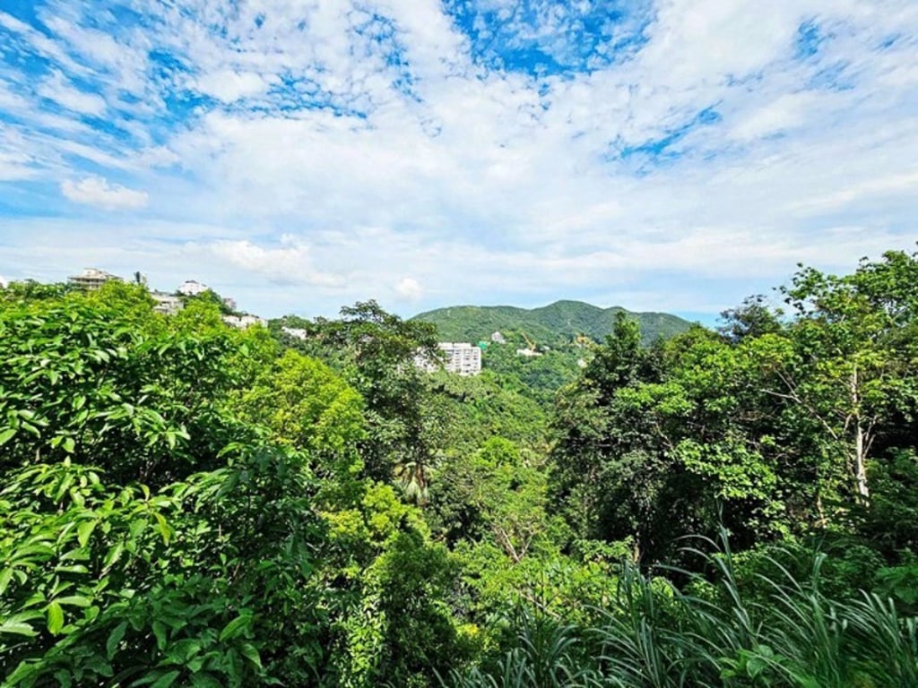 https://img.propertyraptor.com/cdn-cgi/imagedelivery/KD5bF_AFL0JDTbKLWF7z9g/ap8/ap8_001/hornet/prp/img/00fcb3dc68cb2d4e7d58a18f05957595-wtm.jpg/public
