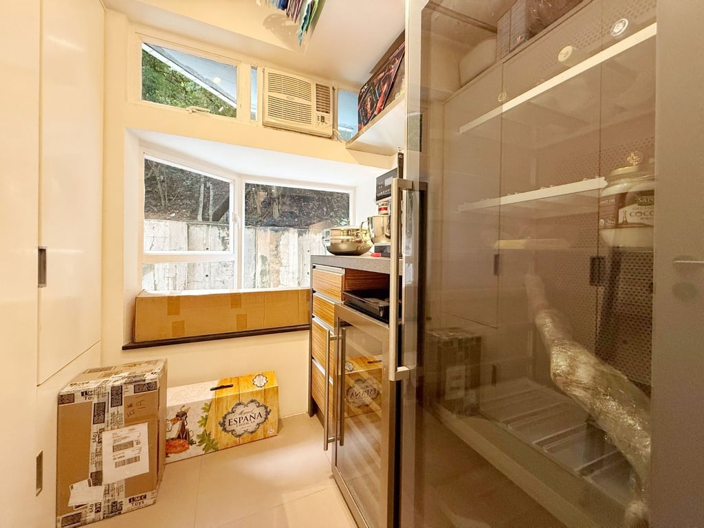 https://img.propertyraptor.com/cdn-cgi/imagedelivery/KD5bF_AFL0JDTbKLWF7z9g/ap8/ap8_001/hornet/prp/img/010f826dd9c8bc1156e8d2c48c8c570e-wtm.jpg/public