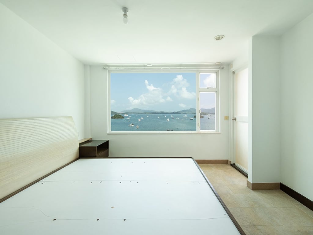 https://img.propertyraptor.com/cdn-cgi/imagedelivery/KD5bF_AFL0JDTbKLWF7z9g/ap8/ap8_001/hornet/prp/img/0117dba0141406a3bfe6956ea18f1b20.jpg/public