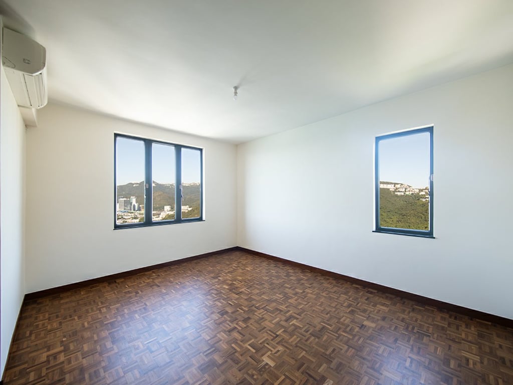 https://img.propertyraptor.com/cdn-cgi/imagedelivery/KD5bF_AFL0JDTbKLWF7z9g/ap8/ap8_001/hornet/prp/img/011bf28961b97186846ca8e3c6bf3b99.jpg/public