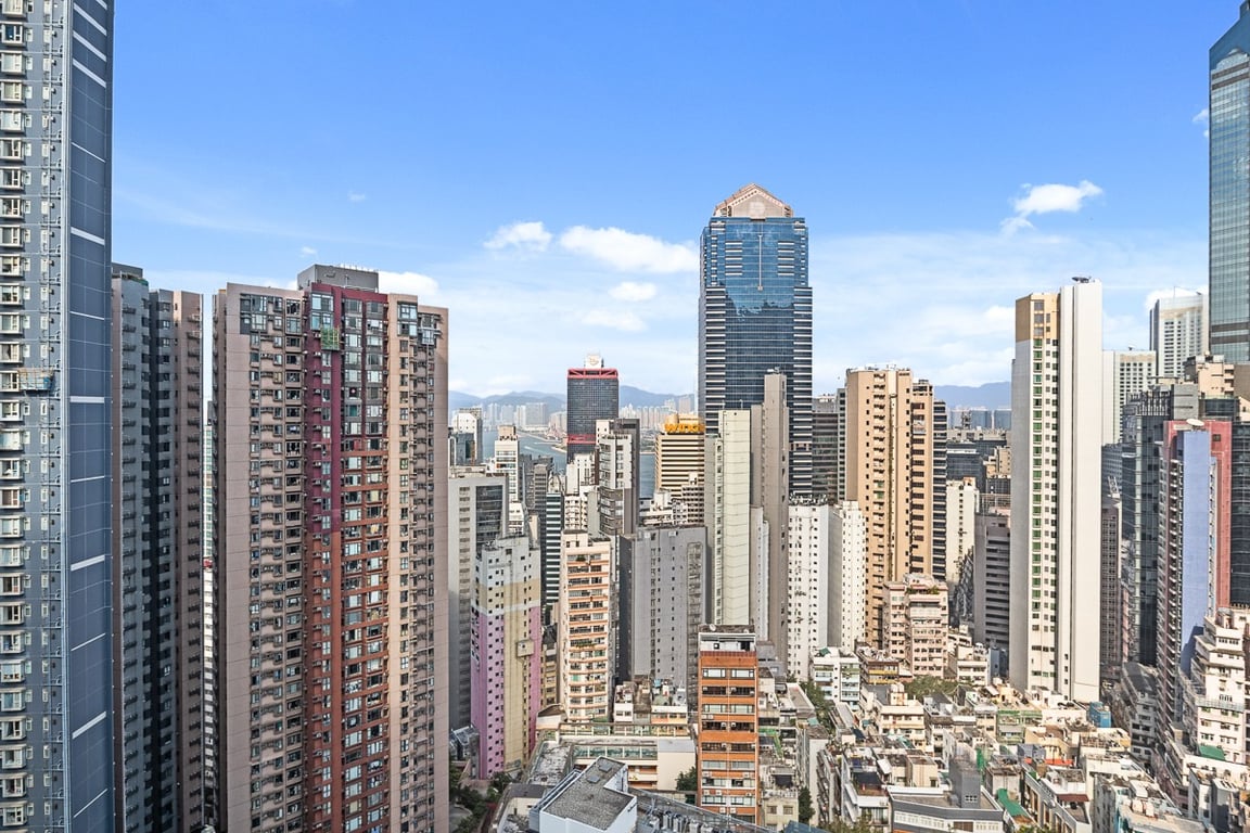 https://img.propertyraptor.com/cdn-cgi/imagedelivery/KD5bF_AFL0JDTbKLWF7z9g/ap8/ap8_001/hornet/prp/img/0125ff445b2646cf8812a328b8234b09-wtm.jpg/public