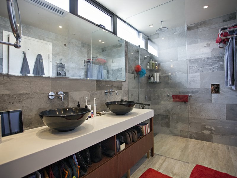 https://img.propertyraptor.com/cdn-cgi/imagedelivery/KD5bF_AFL0JDTbKLWF7z9g/ap8/ap8_001/hornet/prp/img/013f16178a19541f91f5ed60e16231bd.jpg/public