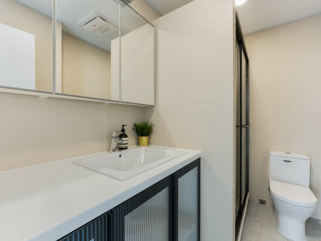https://img.propertyraptor.com/cdn-cgi/imagedelivery/KD5bF_AFL0JDTbKLWF7z9g/ap8/ap8_001/hornet/prp/img/01ac13a2013bc2e792dc374164cf8502.jpg/public