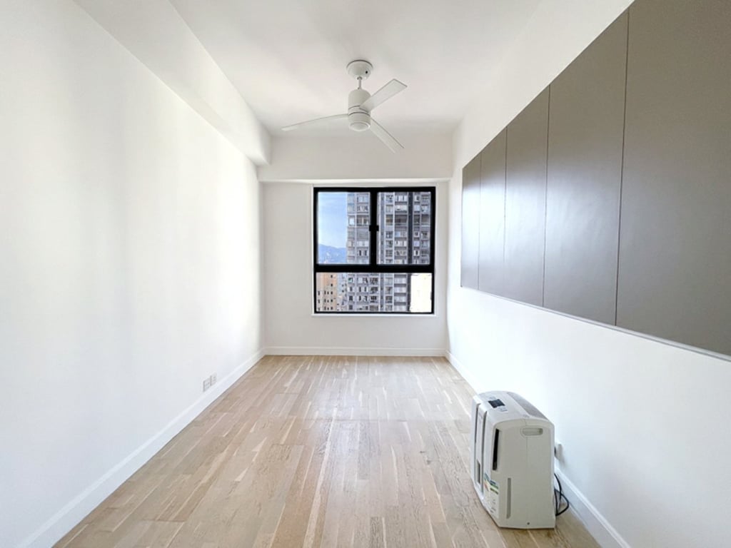 https://img.propertyraptor.com/cdn-cgi/imagedelivery/KD5bF_AFL0JDTbKLWF7z9g/ap8/ap8_001/hornet/prp/img/01b26a571a44d527e69904ad231824a8-wtm.jpg/public