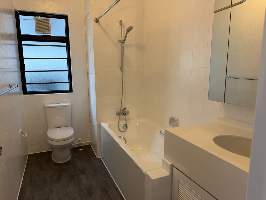 https://img.propertyraptor.com/cdn-cgi/imagedelivery/KD5bF_AFL0JDTbKLWF7z9g/ap8/ap8_001/hornet/prp/img/01eb08261656e070d24dd0735553a76b-wtm.jpg/public
