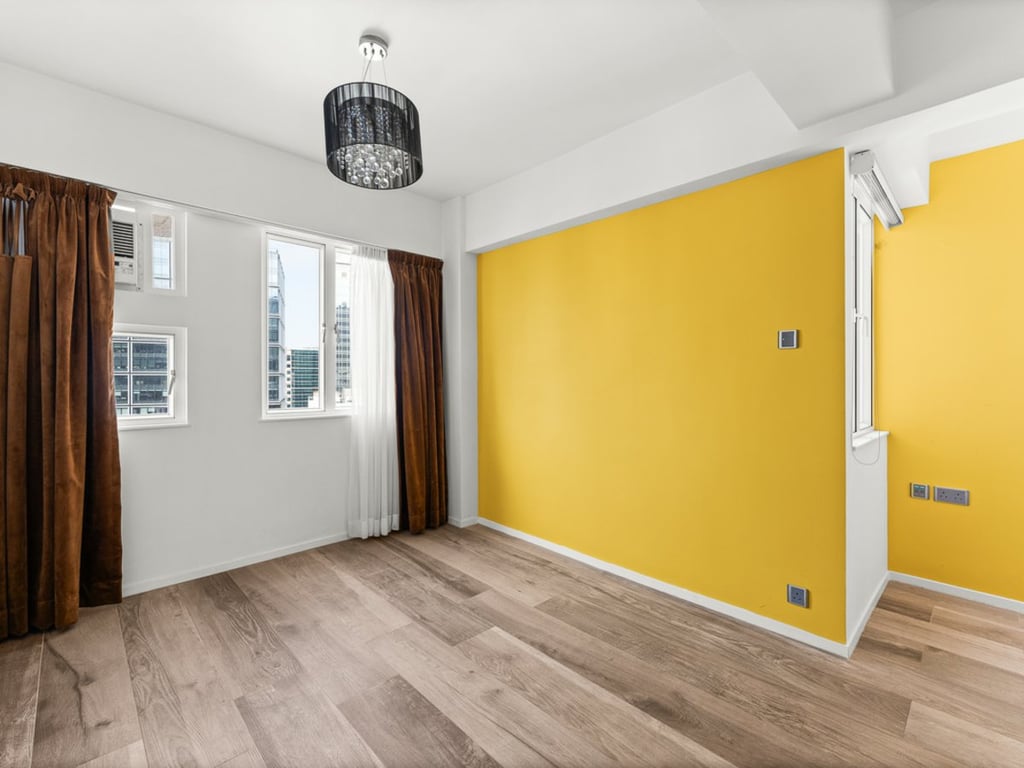 https://img.propertyraptor.com/cdn-cgi/imagedelivery/KD5bF_AFL0JDTbKLWF7z9g/ap8/ap8_001/hornet/prp/img/01ef580a295473f1dd7ec097c430316e.jpg/public
