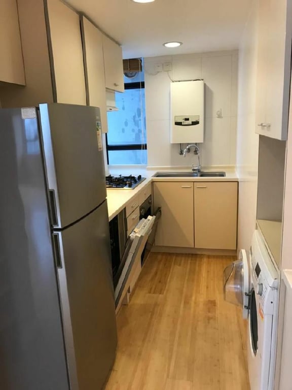 https://img.propertyraptor.com/cdn-cgi/imagedelivery/KD5bF_AFL0JDTbKLWF7z9g/ap8/ap8_001/hornet/prp/img/02256a2fcad1f34a614d81f90955d9b0-wtm.jpg/public