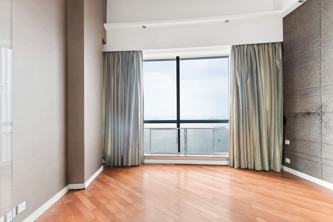 https://img.propertyraptor.com/cdn-cgi/imagedelivery/KD5bF_AFL0JDTbKLWF7z9g/ap8/ap8_001/hornet/prp/img/0251beff80249519689bb83c594279df-wtm.jpg/public