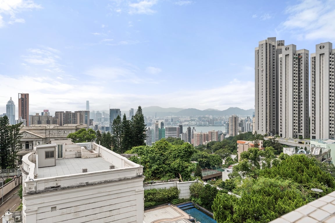 https://img.propertyraptor.com/cdn-cgi/imagedelivery/KD5bF_AFL0JDTbKLWF7z9g/ap8/ap8_001/hornet/prp/img/0274b4e76ee279d25084ba11d89a6f1f-wtm.jpg/public
