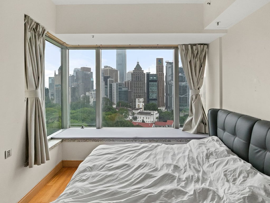 https://img.propertyraptor.com/cdn-cgi/imagedelivery/KD5bF_AFL0JDTbKLWF7z9g/ap8/ap8_001/hornet/prp/img/02a69087d3dbfd1a0802a75a99107812.jpg/public