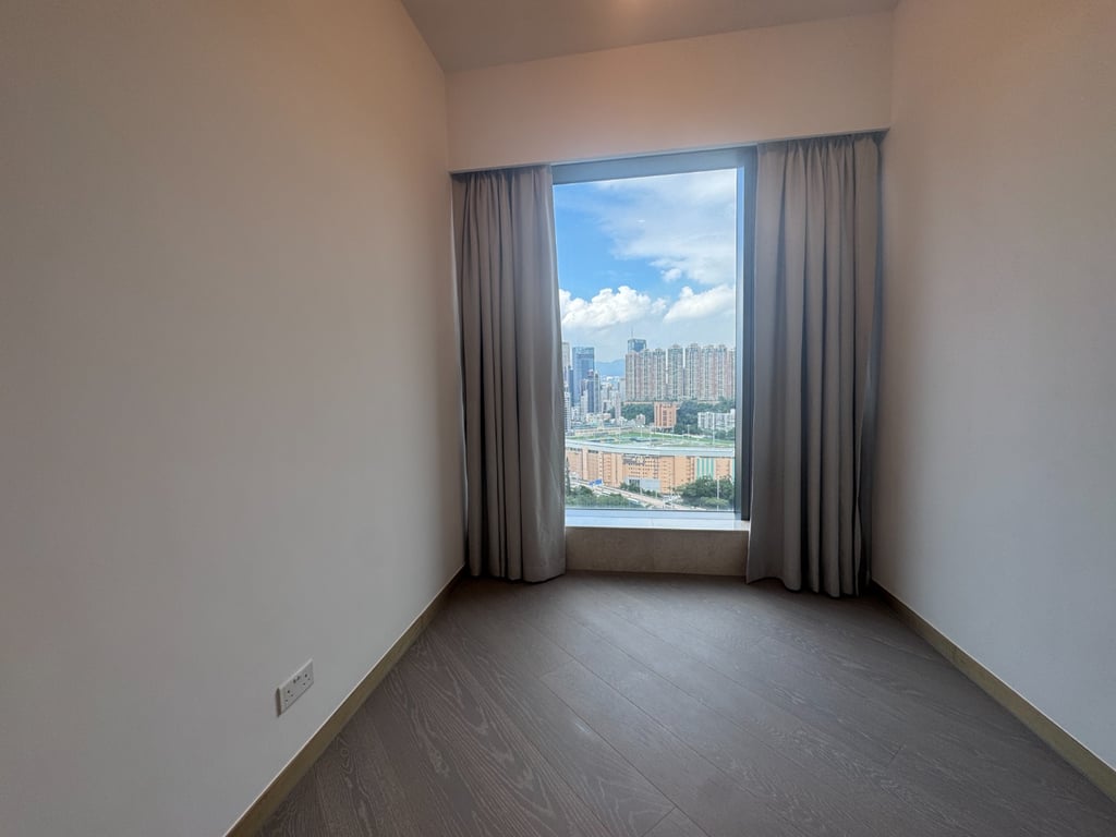 https://img.propertyraptor.com/cdn-cgi/imagedelivery/KD5bF_AFL0JDTbKLWF7z9g/ap8/ap8_001/hornet/prp/img/02aa8d8d002bc0035988906b3cc3e555-wtm.jpg/public
