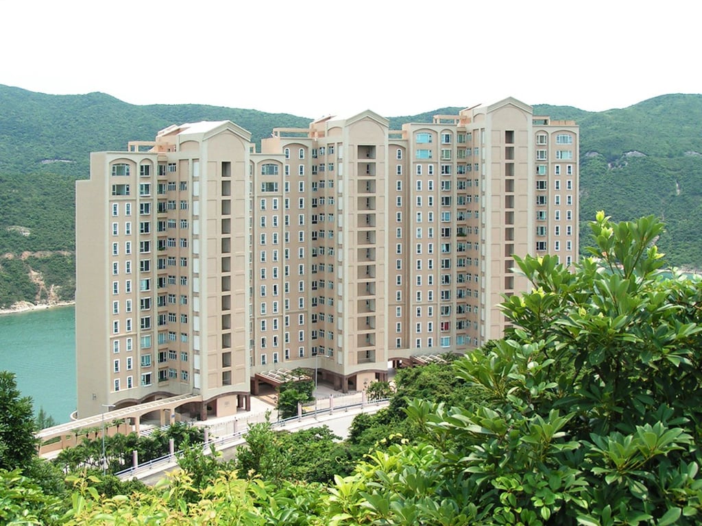 https://img.propertyraptor.com/cdn-cgi/imagedelivery/KD5bF_AFL0JDTbKLWF7z9g/ap8/ap8_001/hornet/prp/img/02fd2deeeff3febd658b9a3cb299a9e7-wtm.jpg/public