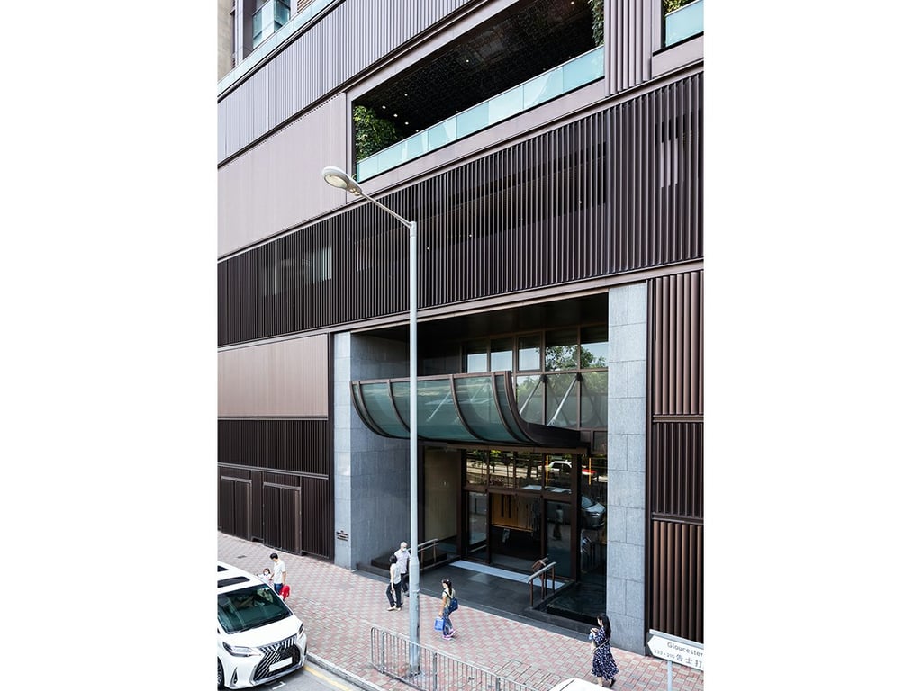 https://img.propertyraptor.com/cdn-cgi/imagedelivery/KD5bF_AFL0JDTbKLWF7z9g/ap8/ap8_001/hornet/prp/img/031e2fe6d89284874e2a376f74e6b068.jpg/public