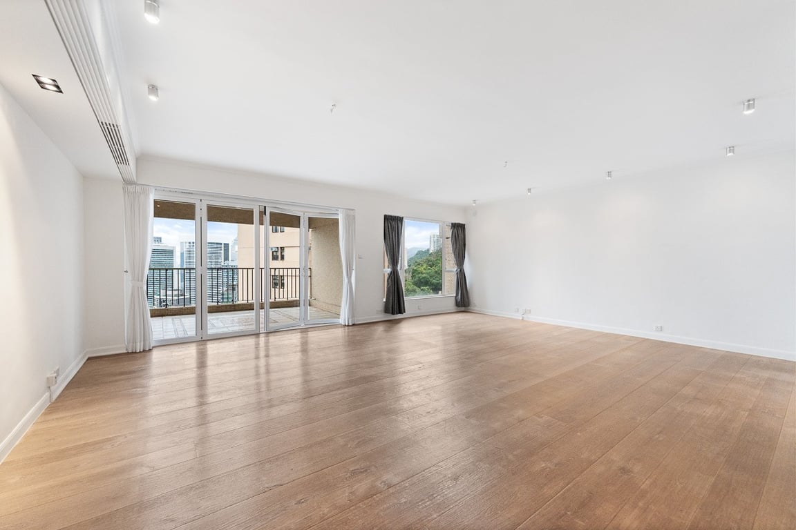 https://img.propertyraptor.com/cdn-cgi/imagedelivery/KD5bF_AFL0JDTbKLWF7z9g/ap8/ap8_001/hornet/prp/img/032ef84179fe3a37949eef5a9da0593f-wtm.jpg/public