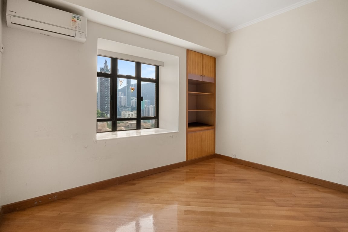 https://img.propertyraptor.com/cdn-cgi/imagedelivery/KD5bF_AFL0JDTbKLWF7z9g/ap8/ap8_001/hornet/prp/img/035ea86a16fcd2aab120414bb559b2aa-wtm.jpg/public