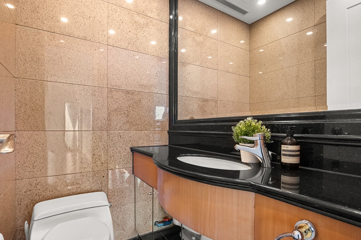 https://img.propertyraptor.com/cdn-cgi/imagedelivery/KD5bF_AFL0JDTbKLWF7z9g/ap8/ap8_001/hornet/prp/img/038377483a58b1650c18464a6cd02d7a-wtm.jpg/public