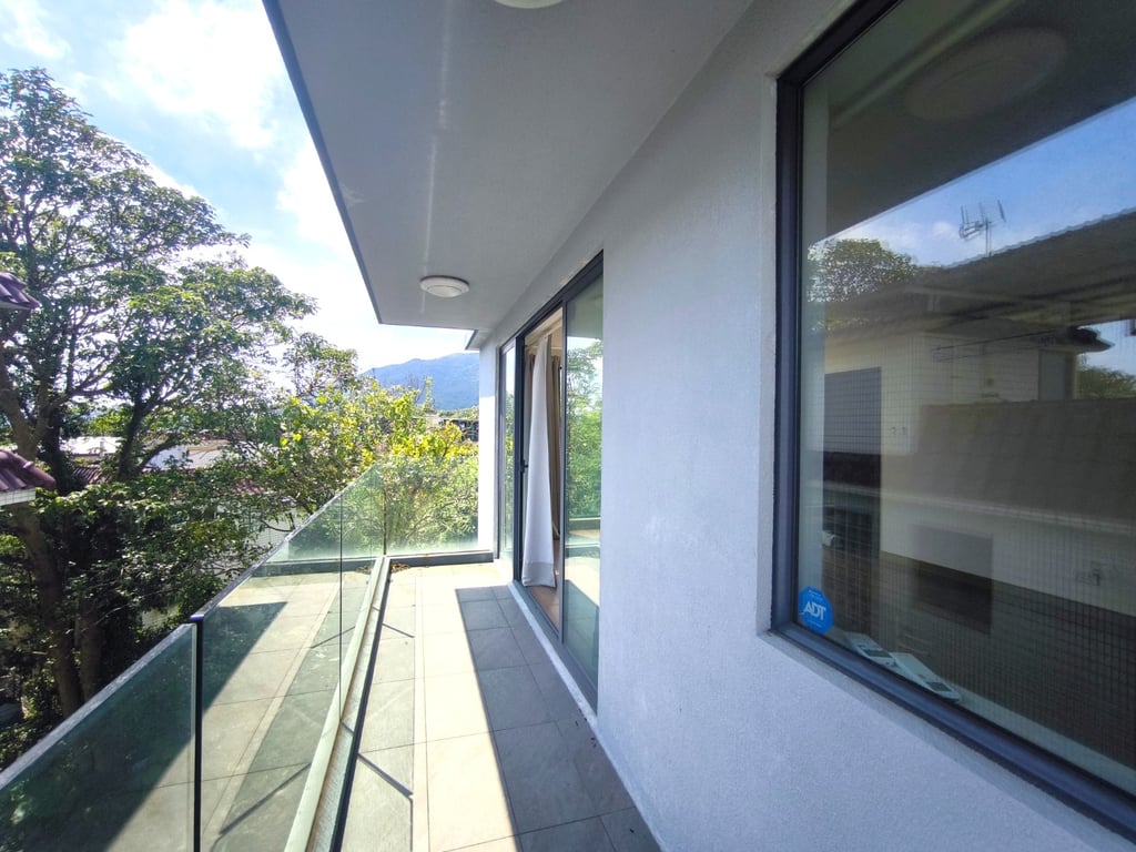 https://img.propertyraptor.com/cdn-cgi/imagedelivery/KD5bF_AFL0JDTbKLWF7z9g/ap8/ap8_001/hornet/prp/img/0389c601fbb2f3648042dc3eef418b90-wtm.jpg/public