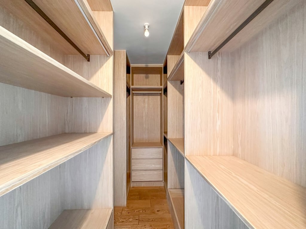 https://img.propertyraptor.com/cdn-cgi/imagedelivery/KD5bF_AFL0JDTbKLWF7z9g/ap8/ap8_001/hornet/prp/img/03f1260dadcf3e1199bd4b0d54614378.jpg/public