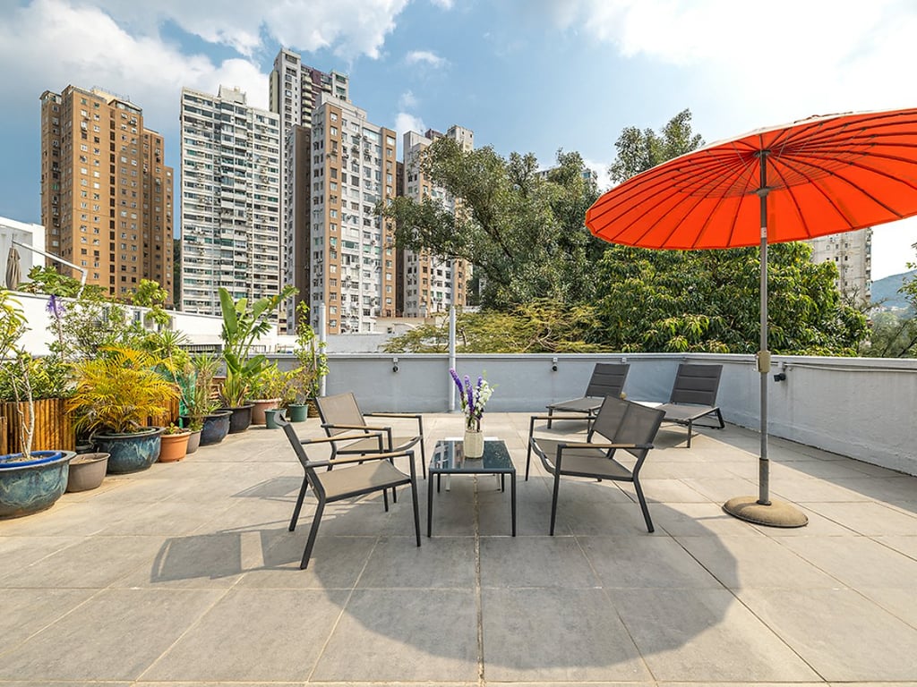 https://img.propertyraptor.com/cdn-cgi/imagedelivery/KD5bF_AFL0JDTbKLWF7z9g/ap8/ap8_001/hornet/prp/img/03f9e6c2c21cb0518948d9be1f2fd59d.jpg/public