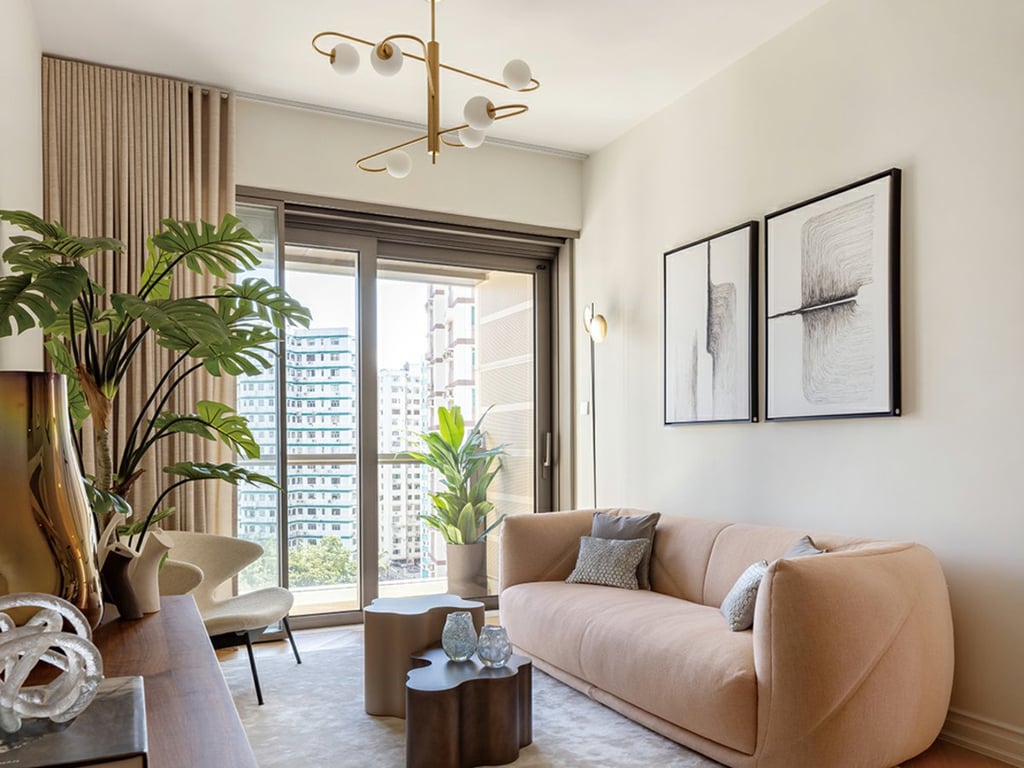 https://img.propertyraptor.com/cdn-cgi/imagedelivery/KD5bF_AFL0JDTbKLWF7z9g/ap8/ap8_001/hornet/prp/img/03ff5a11b06e3526c9eb3cb19d18cfab.jpg/public