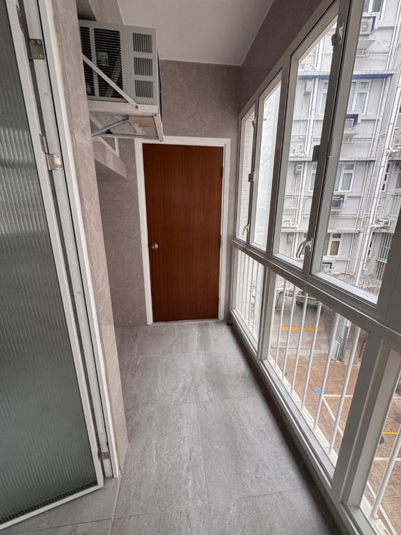 https://img.propertyraptor.com/cdn-cgi/imagedelivery/KD5bF_AFL0JDTbKLWF7z9g/ap8/ap8_001/hornet/prp/img/0400907072a3d8305f7969c87a27c607-wtm.jpg/public