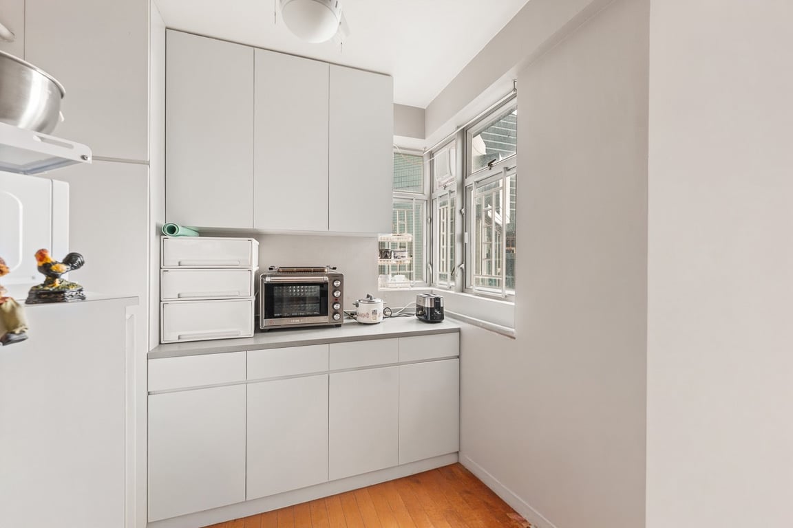 https://img.propertyraptor.com/cdn-cgi/imagedelivery/KD5bF_AFL0JDTbKLWF7z9g/ap8/ap8_001/hornet/prp/img/04a5657cfe363c65245c7237ad5a3996-wtm.jpg/public