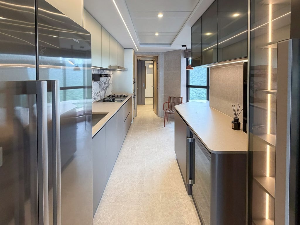 https://img.propertyraptor.com/cdn-cgi/imagedelivery/KD5bF_AFL0JDTbKLWF7z9g/ap8/ap8_001/hornet/prp/img/04ba1c6bee551808694c19dc6381b83f-wtm.jpg/public