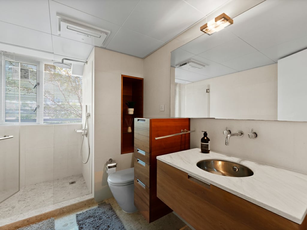 https://img.propertyraptor.com/cdn-cgi/imagedelivery/KD5bF_AFL0JDTbKLWF7z9g/ap8/ap8_001/hornet/prp/img/04baea28cdc72d201c14c69ebdaa84b2-wtm.jpg/public