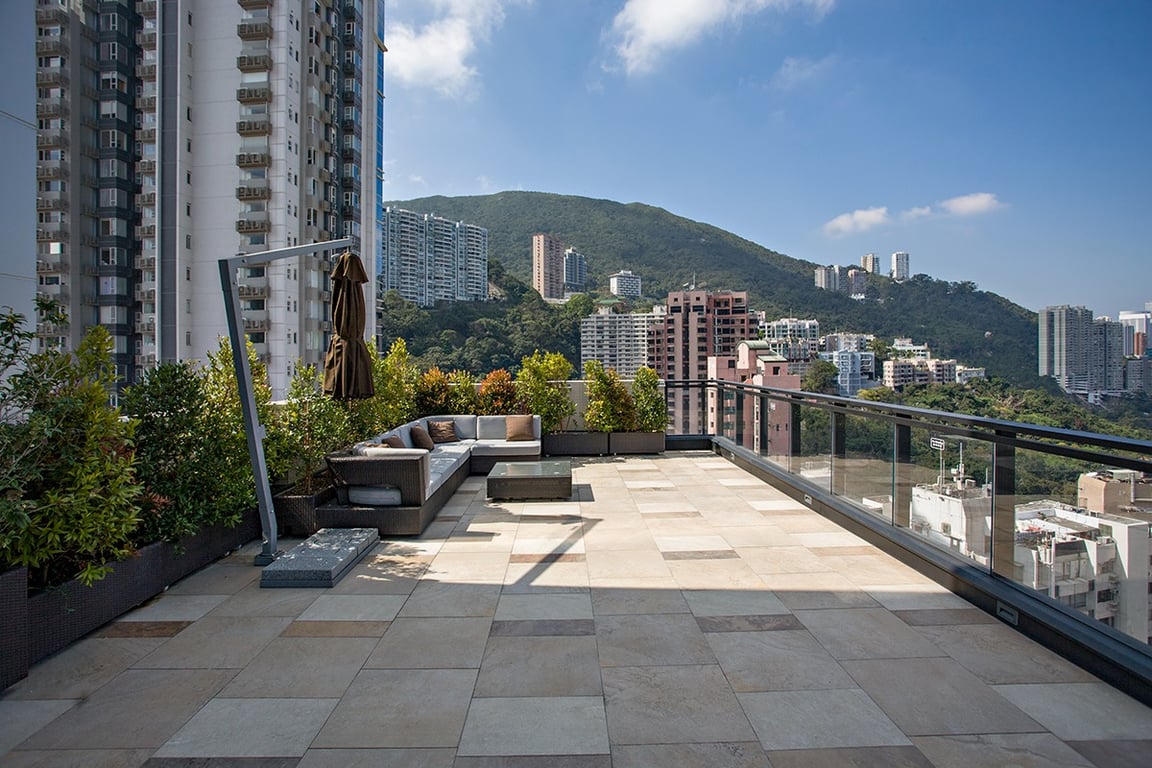 https://img.propertyraptor.com/cdn-cgi/imagedelivery/KD5bF_AFL0JDTbKLWF7z9g/ap8/ap8_001/hornet/prp/img/04bdea8c1d81d33a3a17f525f08a3811-wtm.jpg/public