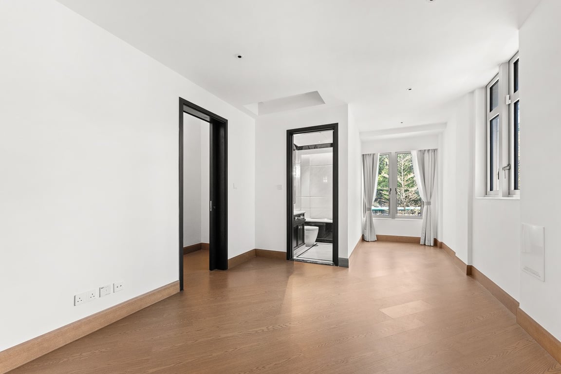 https://img.propertyraptor.com/cdn-cgi/imagedelivery/KD5bF_AFL0JDTbKLWF7z9g/ap8/ap8_001/hornet/prp/img/04e42ae3ae89f8f079420703cd2dd53b-wtm.jpg/public