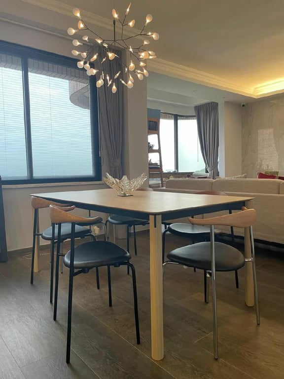 https://img.propertyraptor.com/cdn-cgi/imagedelivery/KD5bF_AFL0JDTbKLWF7z9g/ap8/ap8_001/hornet/prp/img/04fd61835382fbe99c20c72d28af3921-wtm.jpg/public