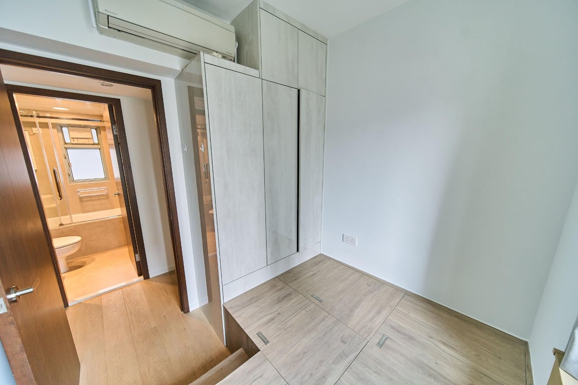 https://img.propertyraptor.com/cdn-cgi/imagedelivery/KD5bF_AFL0JDTbKLWF7z9g/ap8/ap8_001/hornet/prp/img/050100dd705bab430293fc5beb8cd8ab-wtm.jpg/public