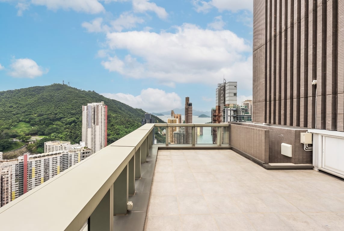 https://img.propertyraptor.com/cdn-cgi/imagedelivery/KD5bF_AFL0JDTbKLWF7z9g/ap8/ap8_001/hornet/prp/img/0531b7c08ad31d35d27858970b4c79d1-wtm.jpg/public