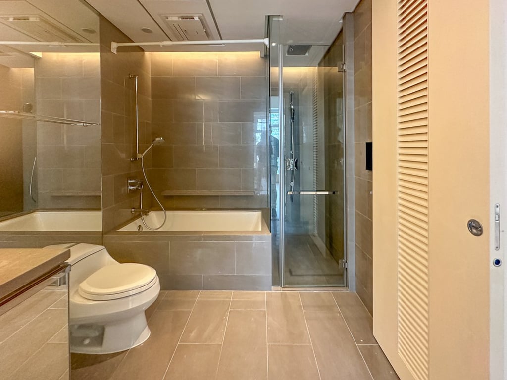 https://img.propertyraptor.com/cdn-cgi/imagedelivery/KD5bF_AFL0JDTbKLWF7z9g/ap8/ap8_001/hornet/prp/img/05873bf5a09d6ea78f866ef7ca28cd56.jpg/public