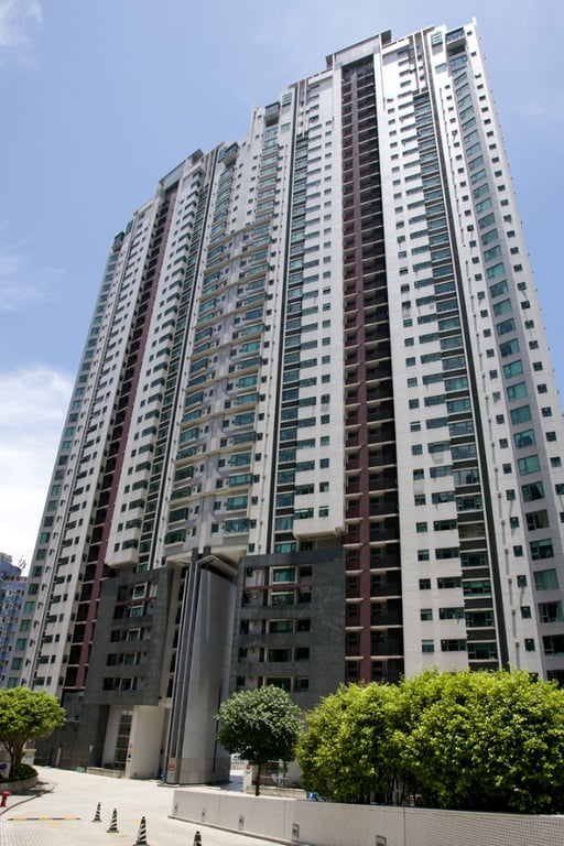 https://img.propertyraptor.com/cdn-cgi/imagedelivery/KD5bF_AFL0JDTbKLWF7z9g/ap8/ap8_001/hornet/prp/img/05b2b813d8c25284819bd2f4c5cb53c0-wtm.jpg/public