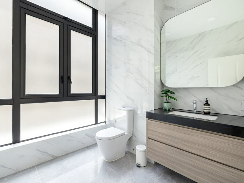 https://img.propertyraptor.com/cdn-cgi/imagedelivery/KD5bF_AFL0JDTbKLWF7z9g/ap8/ap8_001/hornet/prp/img/05ee2e7186d135cd8e8d9f2863009ee0.jpg/public