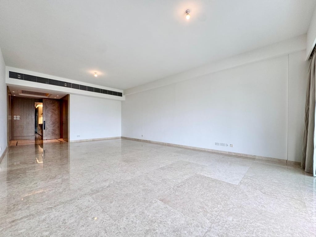 https://img.propertyraptor.com/cdn-cgi/imagedelivery/KD5bF_AFL0JDTbKLWF7z9g/ap8/ap8_001/hornet/prp/img/05f3bdc2efcea35164e8067d40bde3a6-wtm.jpg/public