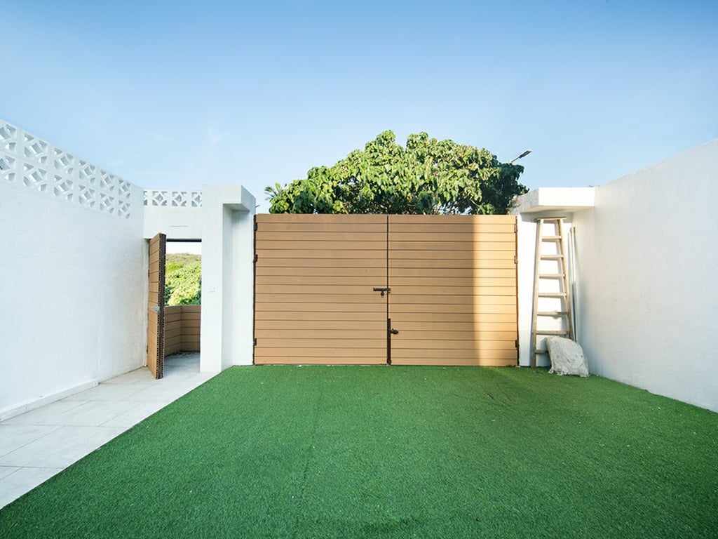 https://img.propertyraptor.com/cdn-cgi/imagedelivery/KD5bF_AFL0JDTbKLWF7z9g/ap8/ap8_001/hornet/prp/img/05f5e015e9ed33a2a42ad272940f6f42.jpg/public