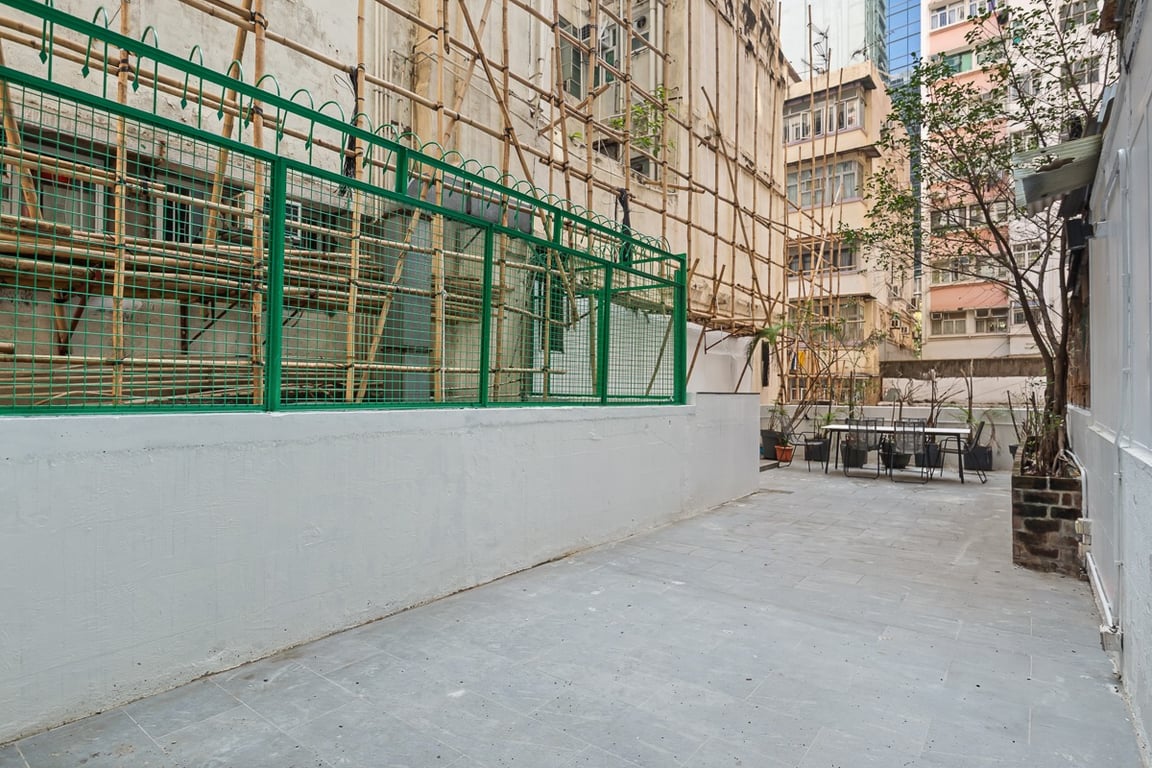 https://img.propertyraptor.com/cdn-cgi/imagedelivery/KD5bF_AFL0JDTbKLWF7z9g/ap8/ap8_001/hornet/prp/img/060d3c1a0eae790fa041fc9a5750f0af-wtm.jpg/public