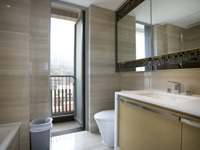 https://img.propertyraptor.com/cdn-cgi/imagedelivery/KD5bF_AFL0JDTbKLWF7z9g/ap8/ap8_001/hornet/prp/img/06108ad1e2bbc15c2a1a1ef9b6a67765.jpg/public